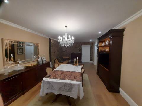 Magnífica propriedade, 3 apartamentosT2 em Melres, Gondomar