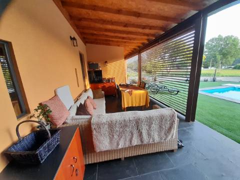 Magnífica propriedade, 3 apartamentosT2 em Melres, Gondomar