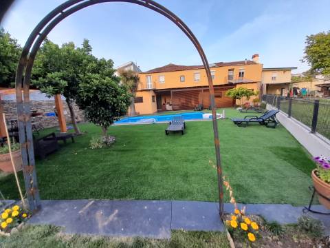 Magnífica propriedade, 3 apartamentosT2 em Melres, Gondomar