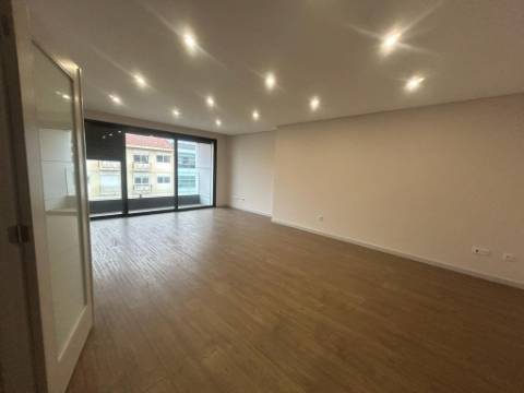 NOVO Apartamento T3 na Boavista