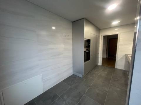 NOVO Apartamento T3 na Boavista