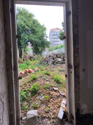 Moradia para reconstruir e aumentar, Av Boavista