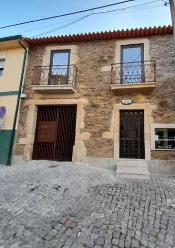 Propriedade com 3 Apatamentos T2 l Melres, Gondomar