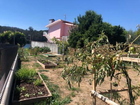 Propriedade com 3 Apatamentos T2 l Melres, Gondomar