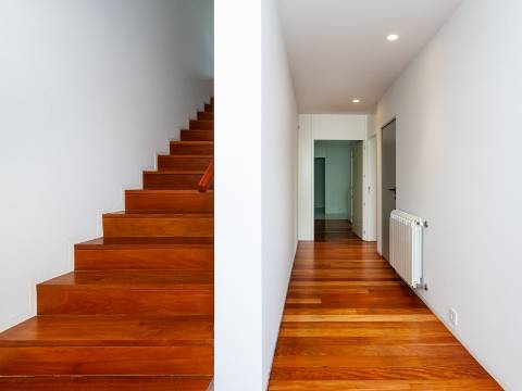 Moradia junto à prestigiada Av. Marechal Gomes da Costa, Porto