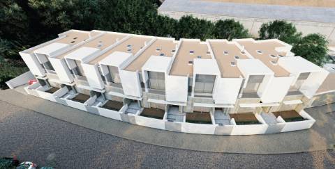 Moradia em Banda T3 na Azemaia Onde a sua nova história começa