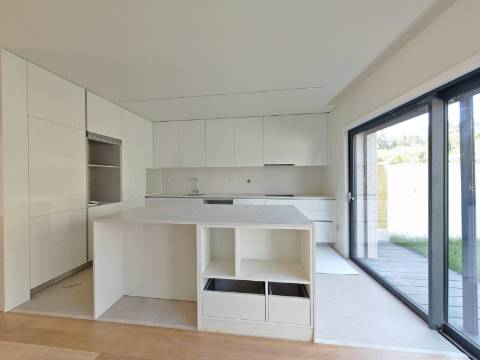 Moradia em Banda T3 na Azemaia Onde a sua nova história começa