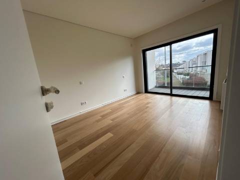 Moradia em Banda T3 na Azemaia Onde a sua nova história começa