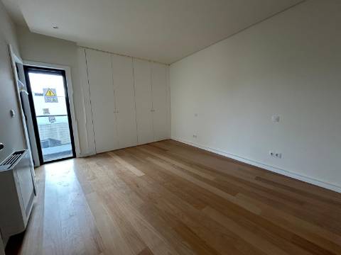 Moradia em Banda T3 na Azemaia Onde a sua nova história começa