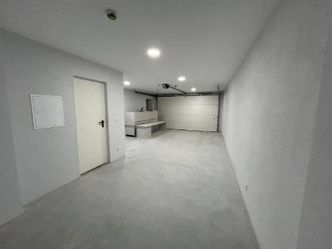 Moradia em Banda T3 na Azemaia Onde a sua nova história começa