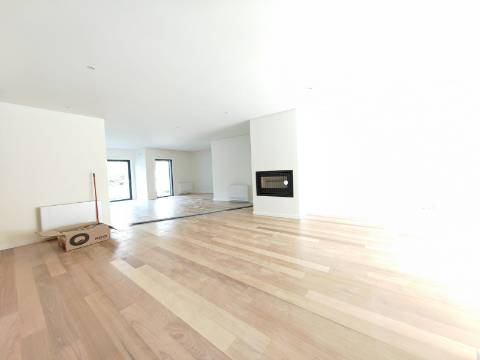 Moradia em Banda T4 na Azemaia, Gueifães Onde a sua nova história começa