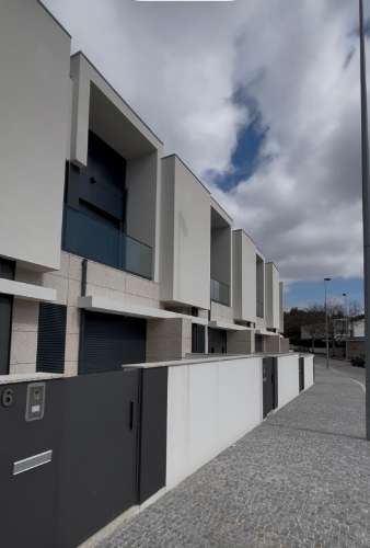 Moradia em Banda T4 na Azemaia, Gueifães Onde a sua nova história começa