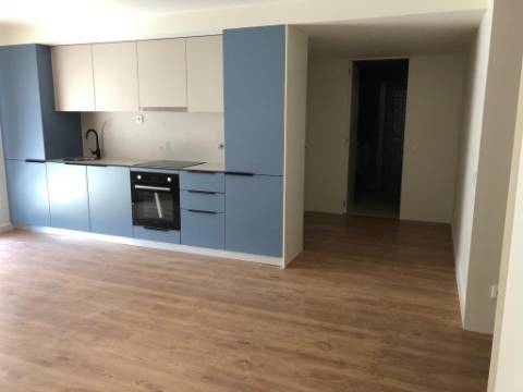 T1 para Arrendamento com 2 Lugares de Garagem - Polo Universitário | Porto