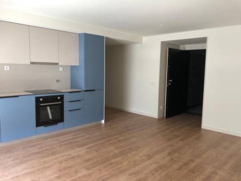 T1 para Arrendamento com 2 Lugares de Garagem - Polo Universitário | Porto