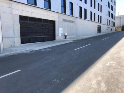 T1 para Arrendamento com 2 Lugares de Garagem - Polo Universitário | Porto