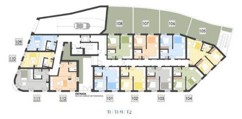Apartamento T1 com varanda e garagem próximo ao Hospital São João e Universidade.