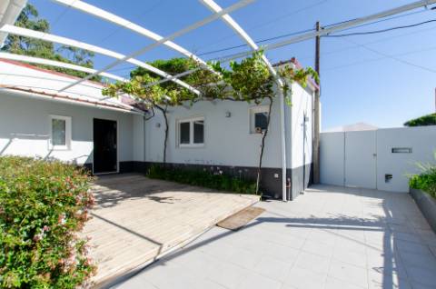 Quinta em Serradas, com terreno de 17.000m²