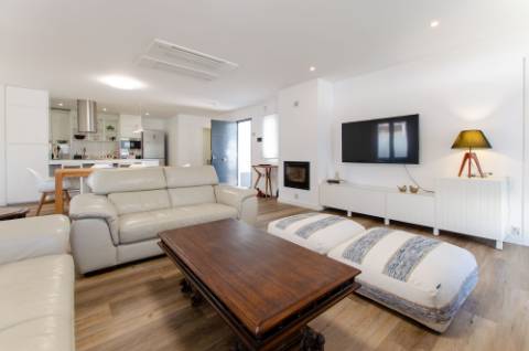 Quinta em Serradas, com terreno de 17.000m²