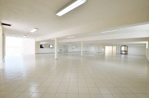 Loja com três pisos na Abóboda