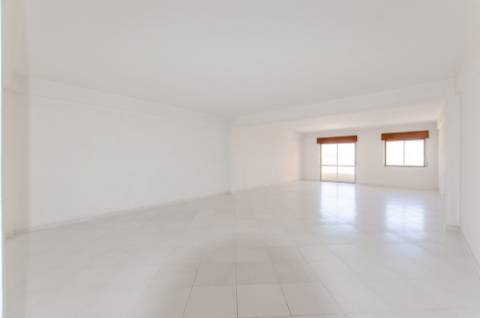 Escritórios / salas na Pontinha