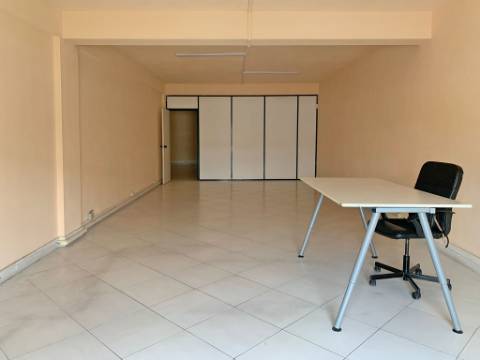 Escritórios/Salas para arrendamento na Pontinha