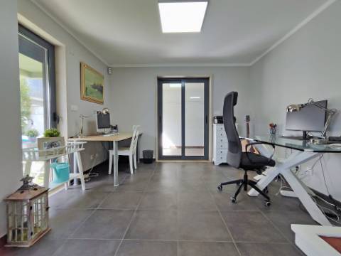 Moradia Contemporânea T4+2 em Oeiras - Barcarena - Leceia