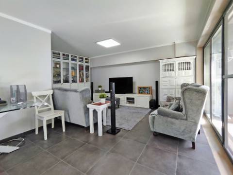 Moradia Contemporânea T4+2 em Oeiras - Barcarena - Leceia