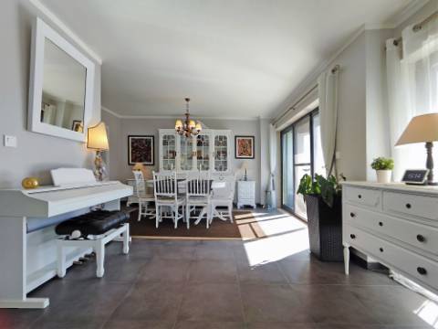 Moradia Contemporânea T4+2 em Oeiras - Barcarena - Leceia