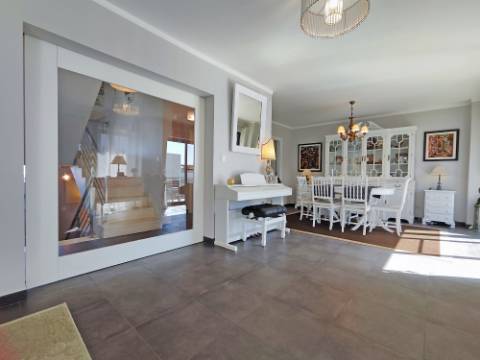 Moradia Contemporânea T4+2 em Oeiras - Barcarena - Leceia