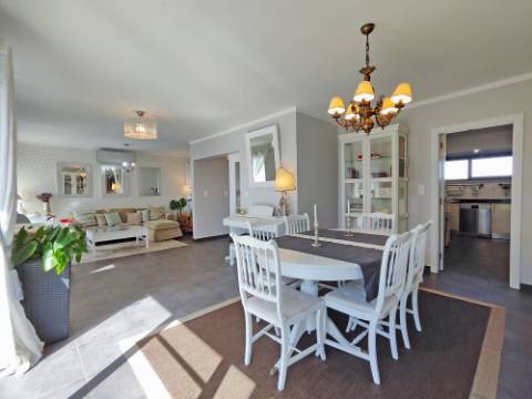 Moradia Contemporânea T4+2 em Oeiras - Barcarena - Leceia