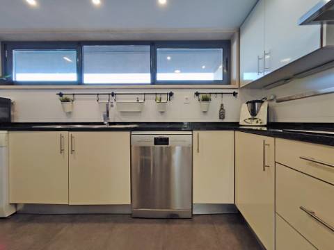 Moradia Contemporânea T4+2 em Oeiras - Barcarena - Leceia