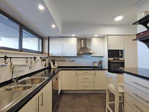 Moradia Contemporânea T4+2 em Oeiras - Barcarena - Leceia