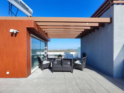 Moradia Contemporânea T4+2 em Oeiras - Barcarena - Leceia