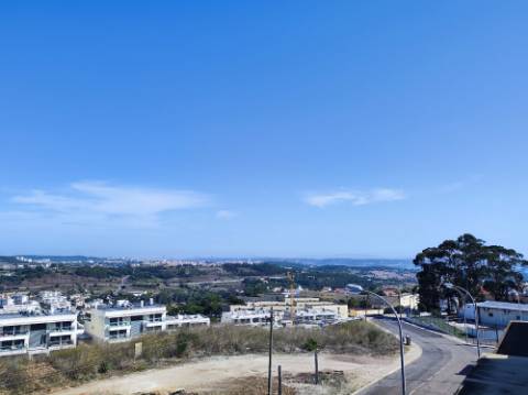 Moradia Contemporânea T4+2 em Oeiras - Barcarena - Leceia