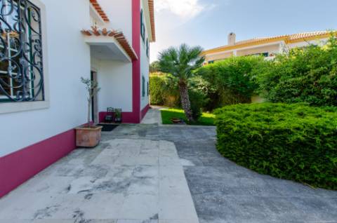 Moradia T5 vista total de Serra e piscina