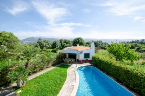 Moradia T5 vista total de Serra e piscina