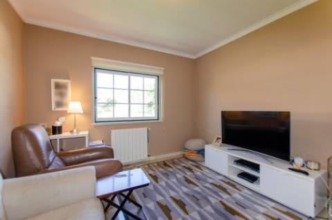 Moradia T5 vista total de Serra e piscina