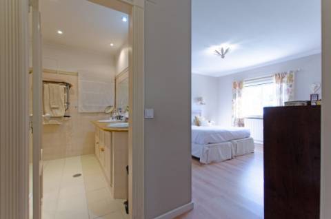 Moradia T5 vista total de Serra e piscina