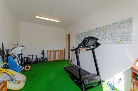 Moradia T5 vista total de Serra e piscina