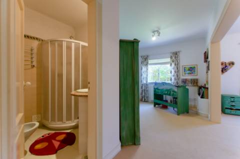 Moradia T5 vista total de Serra e piscina