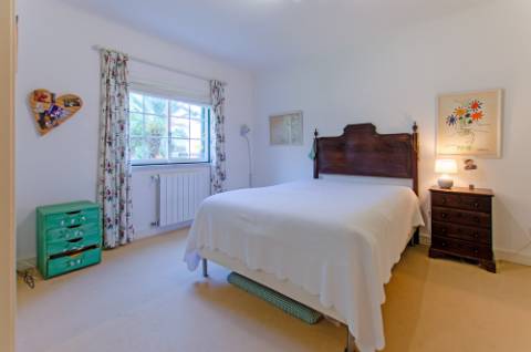 Moradia T5 vista total de Serra e piscina