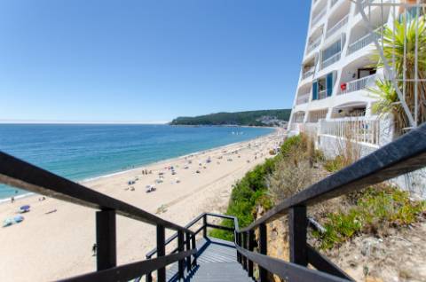 T0 em Sesimbra, junto à praia