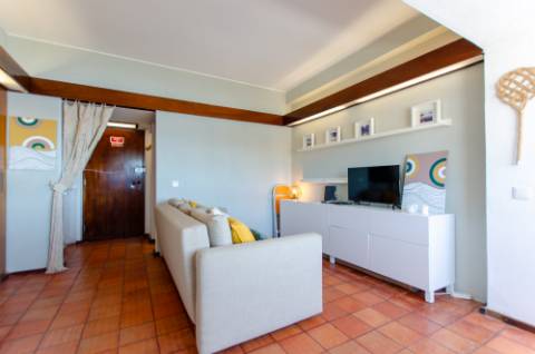 T0 em Sesimbra, junto à praia