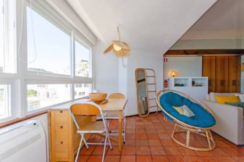 T0 em Sesimbra, junto à praia