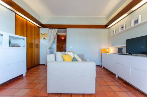 T0 em Sesimbra, junto à praia