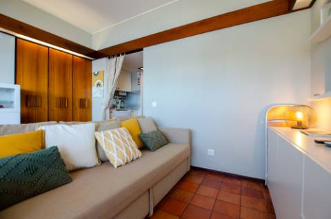 T0 em Sesimbra, junto à praia