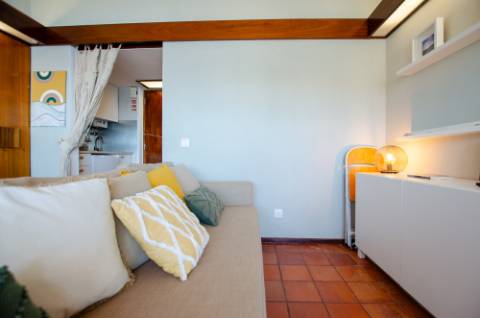 T0 em Sesimbra, junto à praia