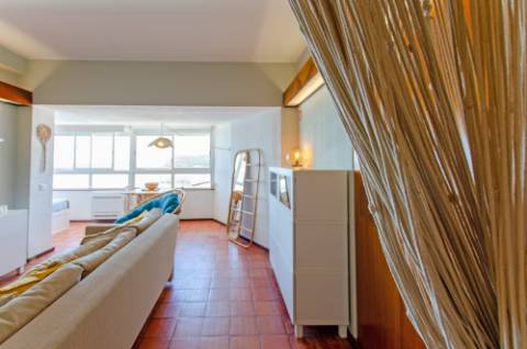 T0 em Sesimbra, junto à praia