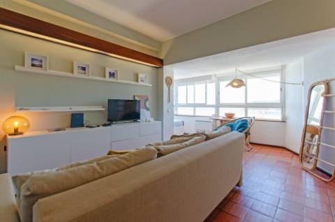 T0 em Sesimbra, junto à praia