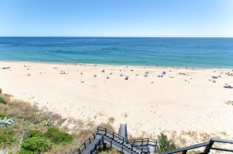 T0 em Sesimbra, junto à praia
